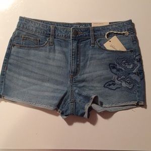 NWT Universal Thread Jean Shortie Shorts